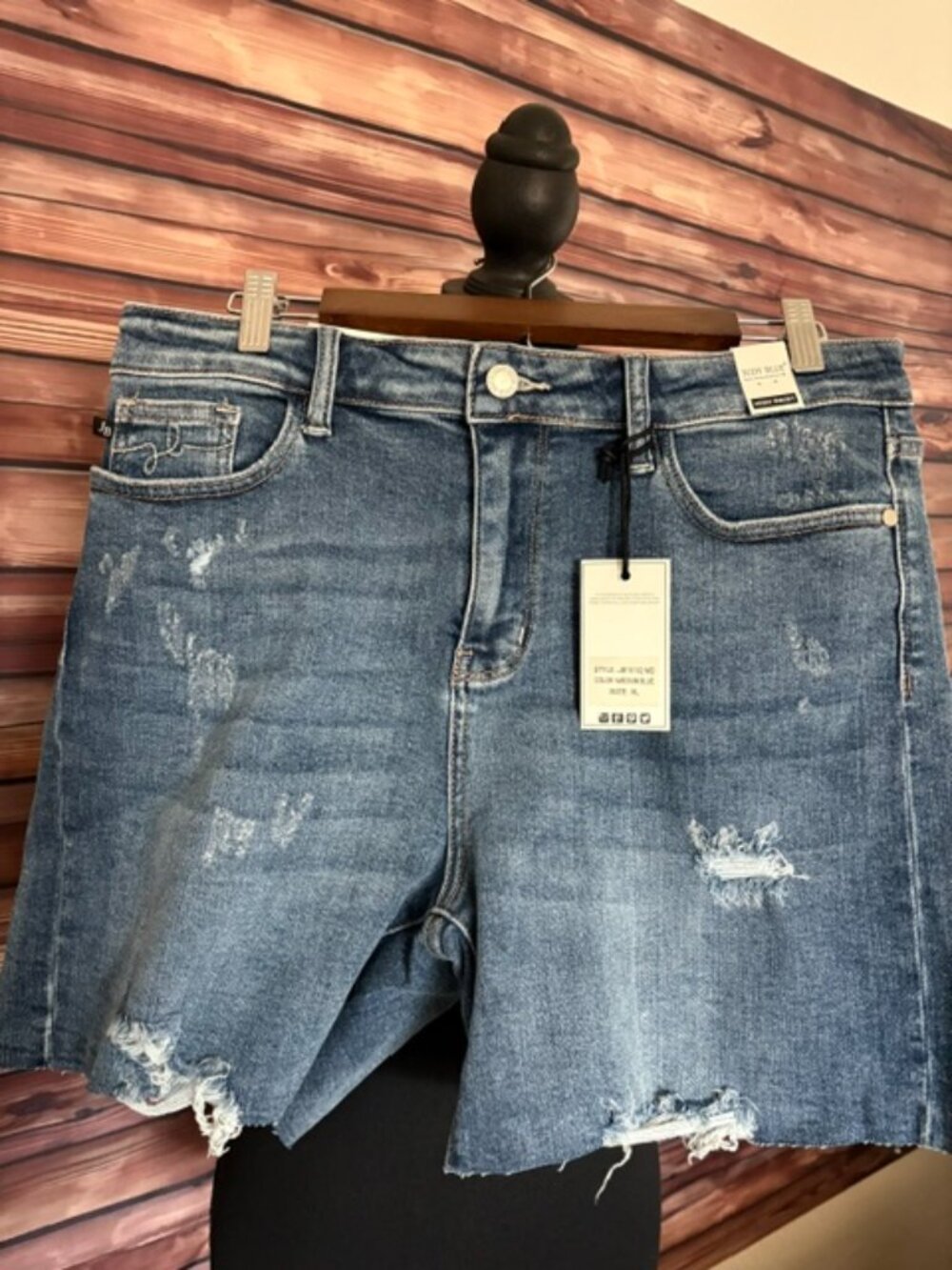 Judy Blue Denim Shorts Blue Distressed Frayed Hem JB15102 XL, NWT
